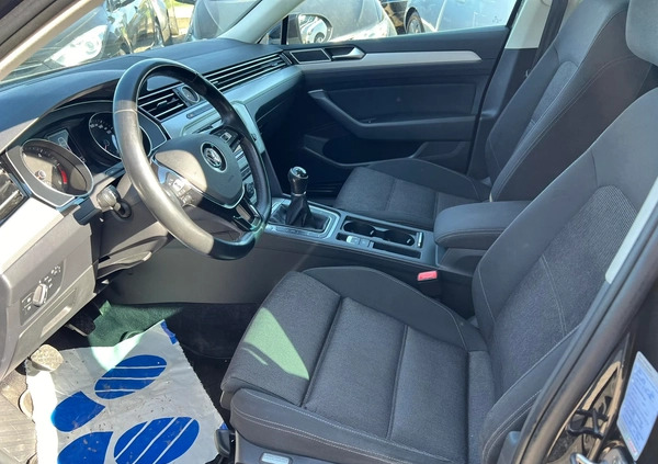 Volkswagen Passat cena 51900 przebieg: 248380, rok produkcji 2016 z Wejherowo małe 232